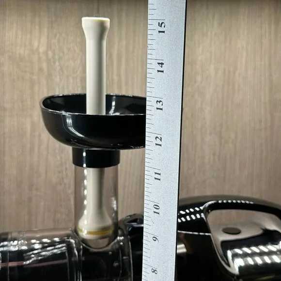 Omega Juice & Vegetable Extractor Model No. 8006 Stainless Steel Electric Silver - Picture 12 of 13